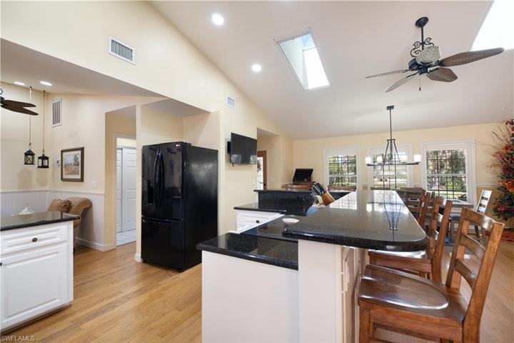 6210  Napa Woods  WAY, Naples, FL 34116