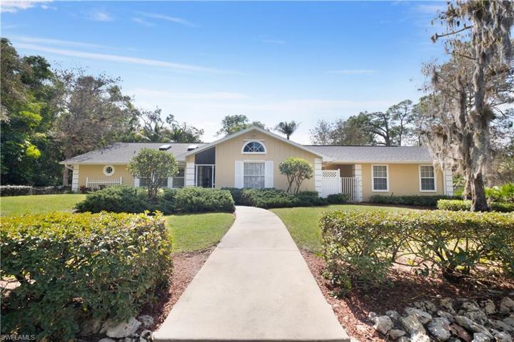 6210  Napa Woods  WAY, Naples, FL 34116