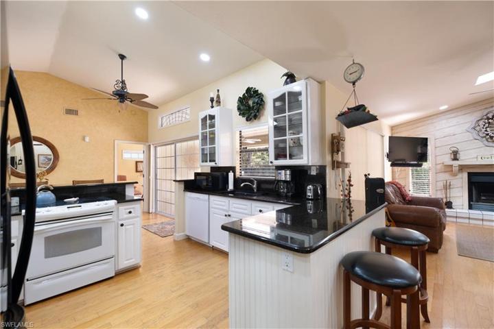 6210  Napa Woods  WAY, Naples, FL 34116