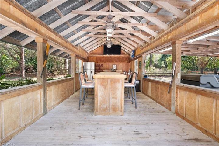 6210  Napa Woods  WAY, Naples, FL 34116