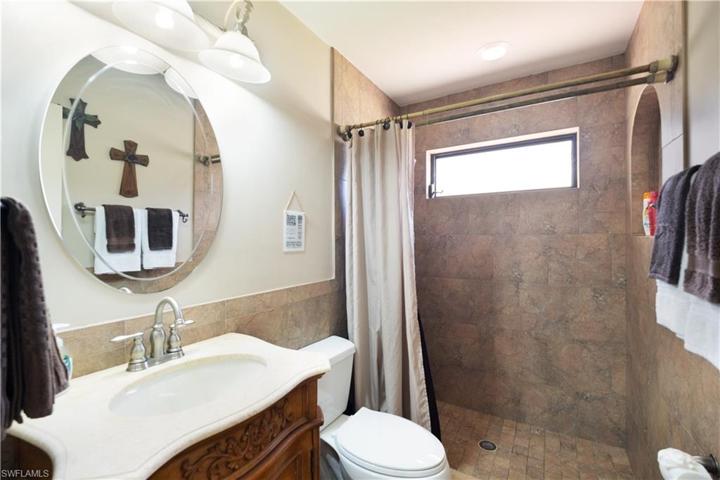 6210  Napa Woods  WAY, Naples, FL 34116