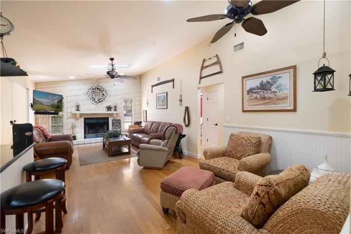 6210  Napa Woods  WAY, Naples, FL 34116