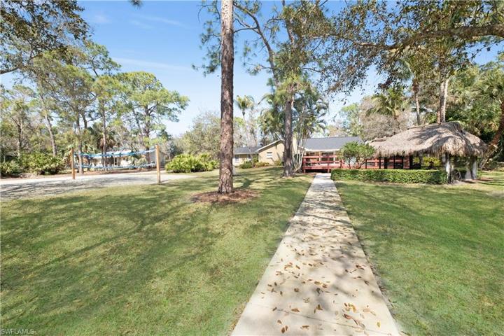 6210  Napa Woods  WAY, Naples, FL 34116