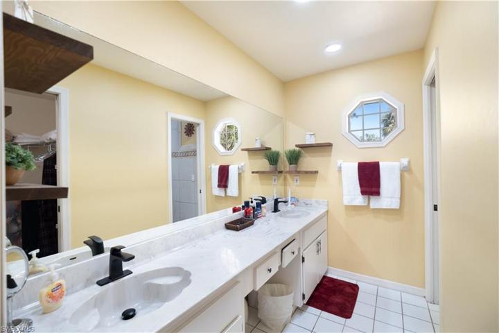 6210  Napa Woods  WAY, Naples, FL 34116