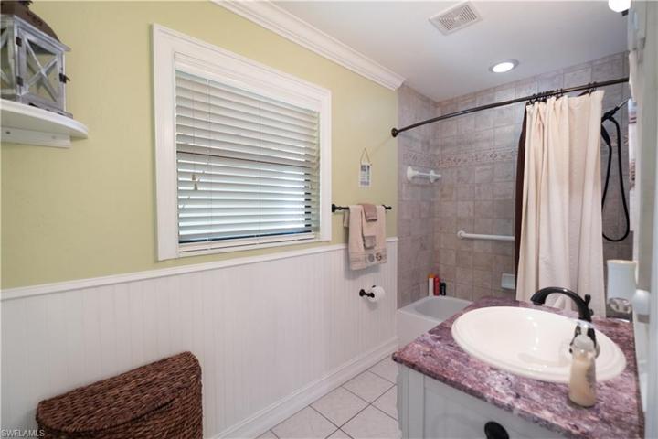 6210  Napa Woods  WAY, Naples, FL 34116
