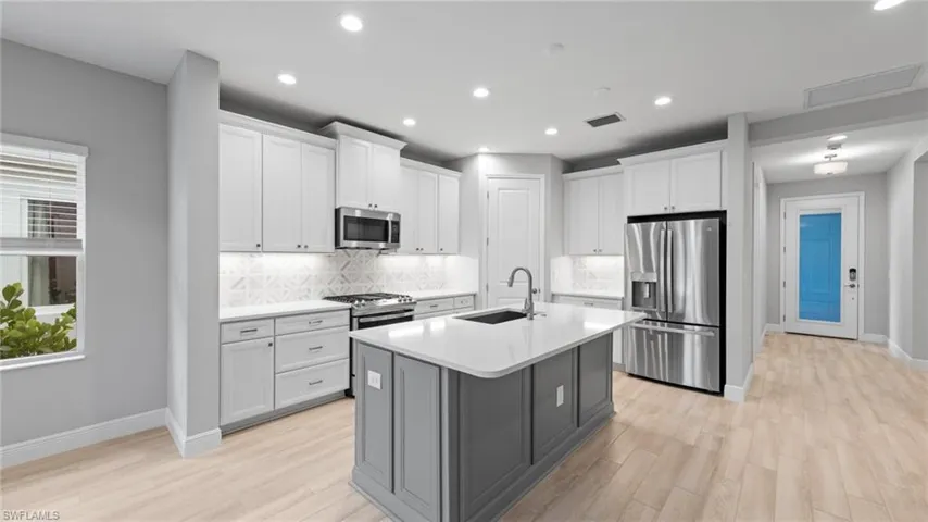4592 Skysail Dr, Naples, Florida 34120