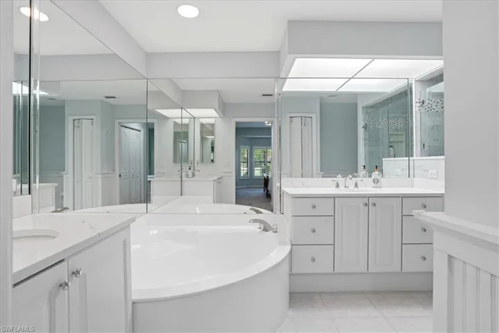 5735 Grande Reserve Way 402, Naples, Florida 34110