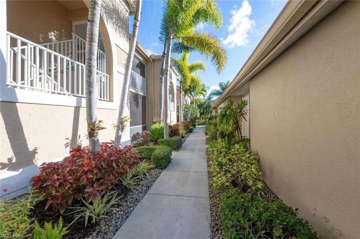 7635 Arbor Lakes CT # 2412, NAPLES FL 34112