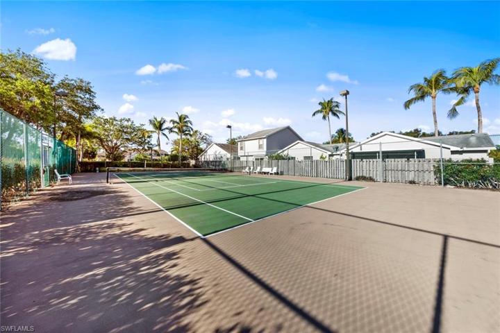 Community Tennis / Pickelball court steps from unit
