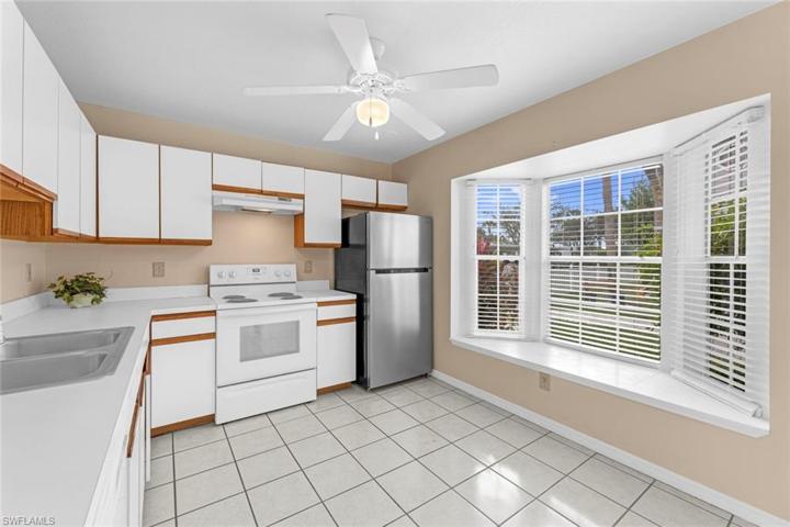 Unit A - first floor bright Kitchen