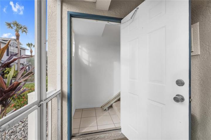 Separate Entrance to Upper Unit B