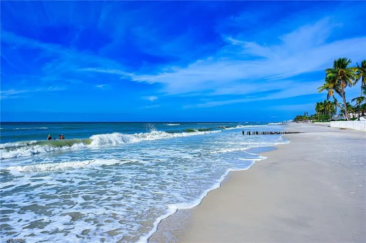 Minutes from Naples Beaches