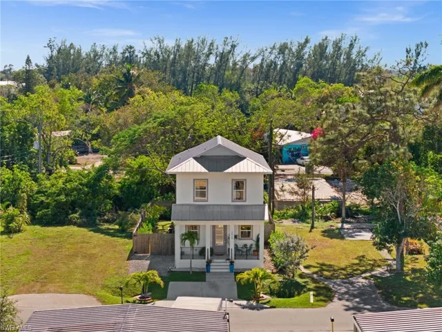 3064  Van Buren  AVE, Naples, FL 34112