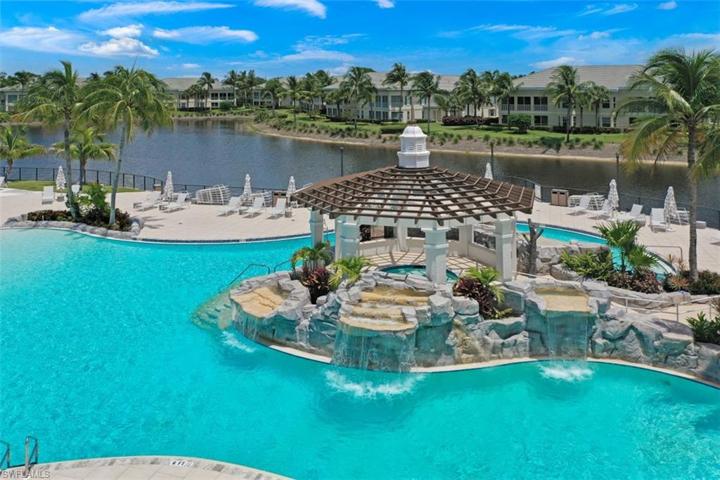 Resort Pool & Spa
