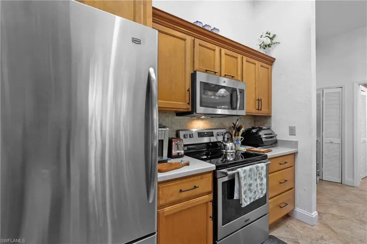 Kitchen w/GE Stainless Steel Appliance Package