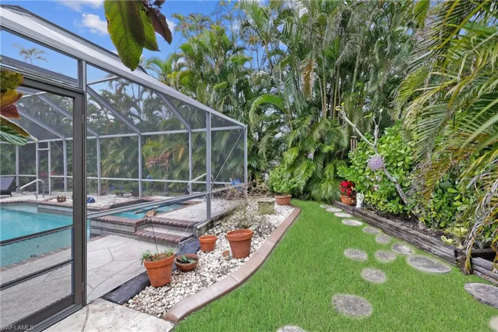 Entire Back Yard is made for ultimate Quiet & Privacy the Tropical Green Way