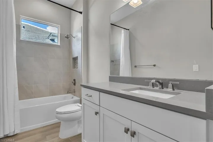 Full guest bath
