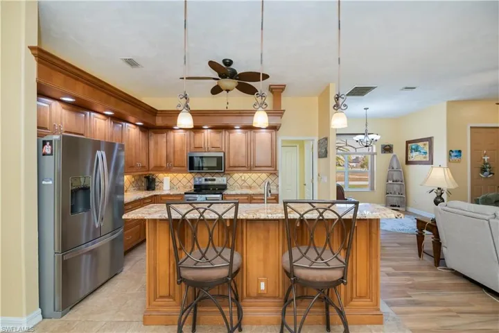 1230 Se 3rd Ave, Cape Coral, Florida 33990