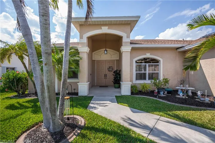 1230 Se 3rd Ave, Cape Coral, Florida 33990