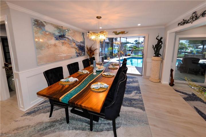 FORMAL DINING AREA