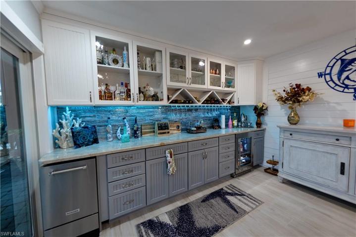 BAR AREA