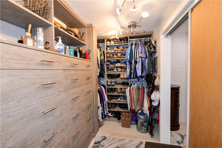 MASTER WALK IN CLOSET