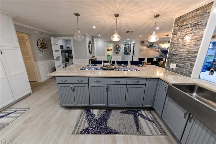 VIEW OF THE KITCHEN