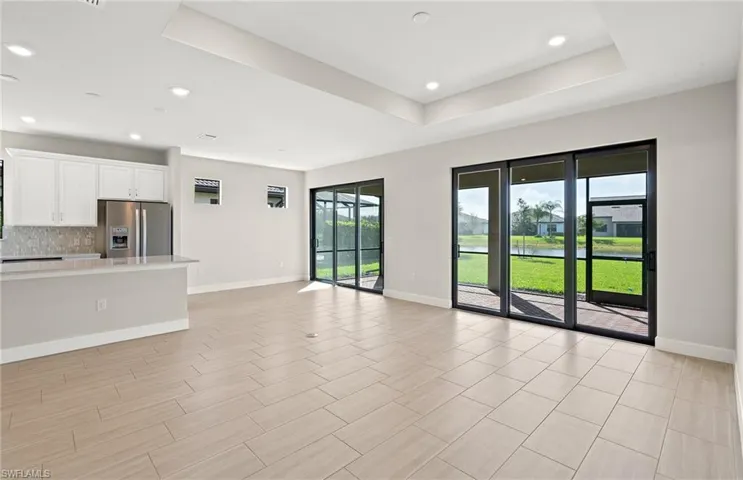 Photo of unfurnished model, options may vary.