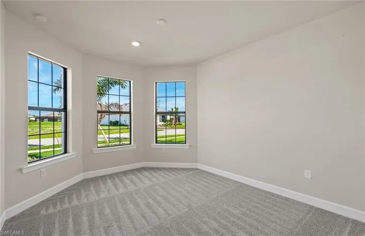 Photo of unfurnished model, options may vary.