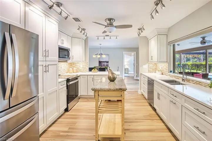 880 Deep Lagoon Ln, Fort Myers, Florida 33919