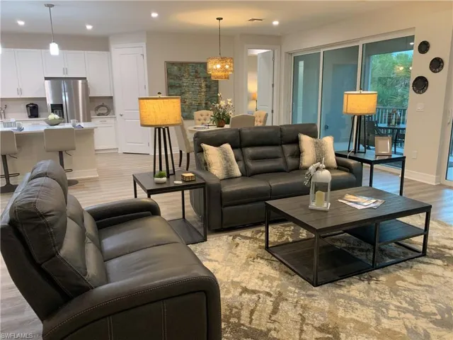208  Indies Dr E , Naples, FL 34114