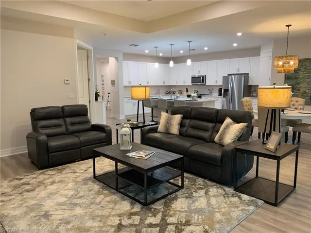 208  Indies Dr E , Naples, FL 34114
