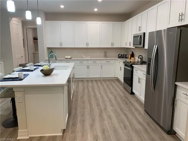 208  Indies Dr E , Naples, FL 34114