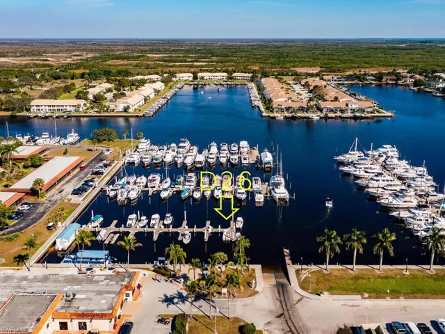 525  Newport  DR, Naples, FL 34114