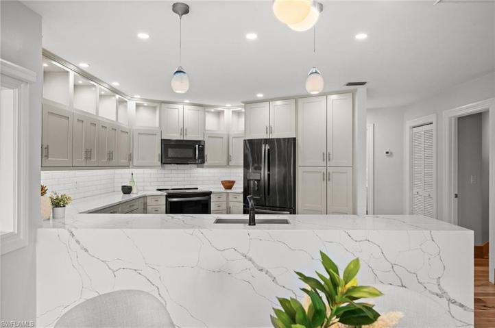 2012  Prince  DR, NAPLES, FL 34110