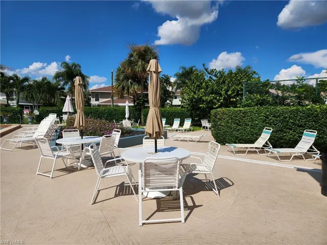 Community patio/pool