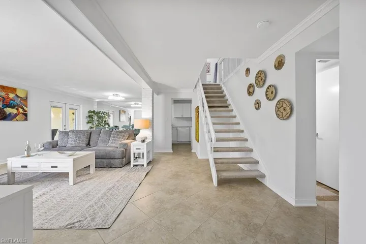925 Palm View DR # 122, NAPLES FL 34110