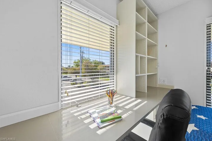 925 Palm View DR # 122, NAPLES FL 34110