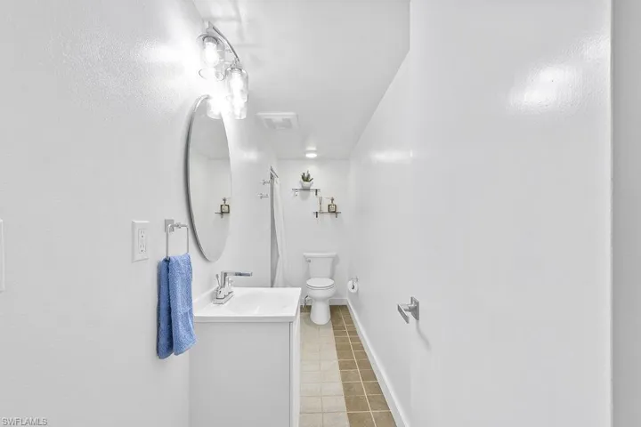 925 Palm View DR # 122, NAPLES FL 34110