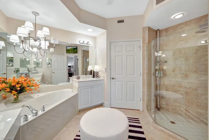 10085  Valiant  CT, Miromar Lakes, FL 33913
