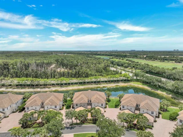 10085  Valiant  CT, Miromar Lakes, FL 33913