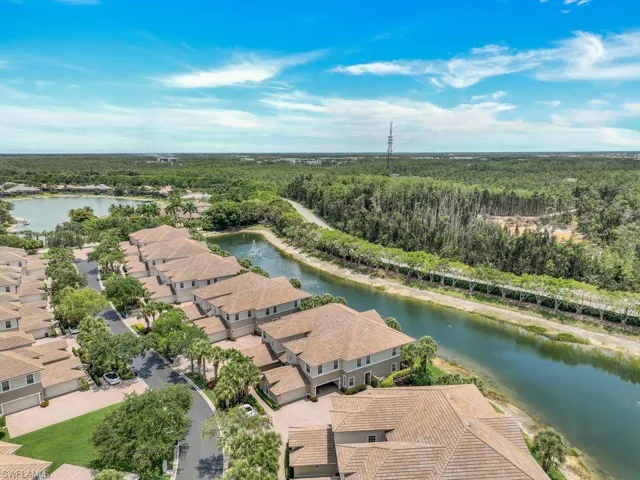 10085  Valiant  CT, Miromar Lakes, FL 33913