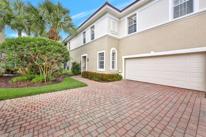 10085  Valiant  CT, Miromar Lakes, FL 33913
