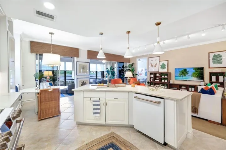 10085  Valiant  CT, Miromar Lakes, FL 33913