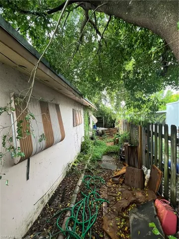 3521 NW 25th  ST, Lauderdale Lakes, FL 33311