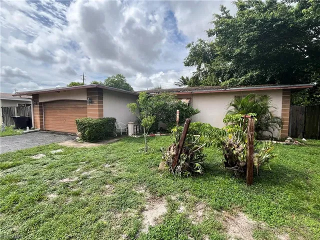 3521 NW 25th  ST, Lauderdale Lakes, FL 33311