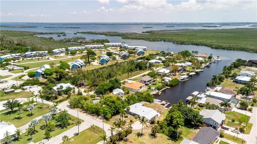 5387 Marina Dr, Bokeelia, Florida 33922
