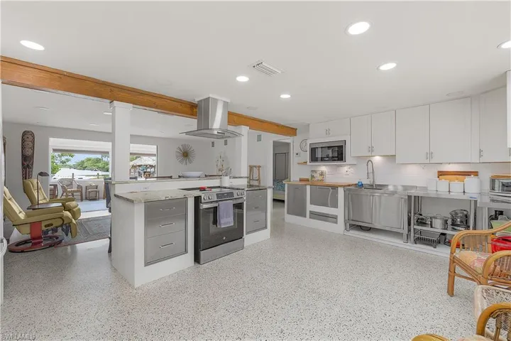 5387 Marina Dr, Bokeelia, Florida 33922