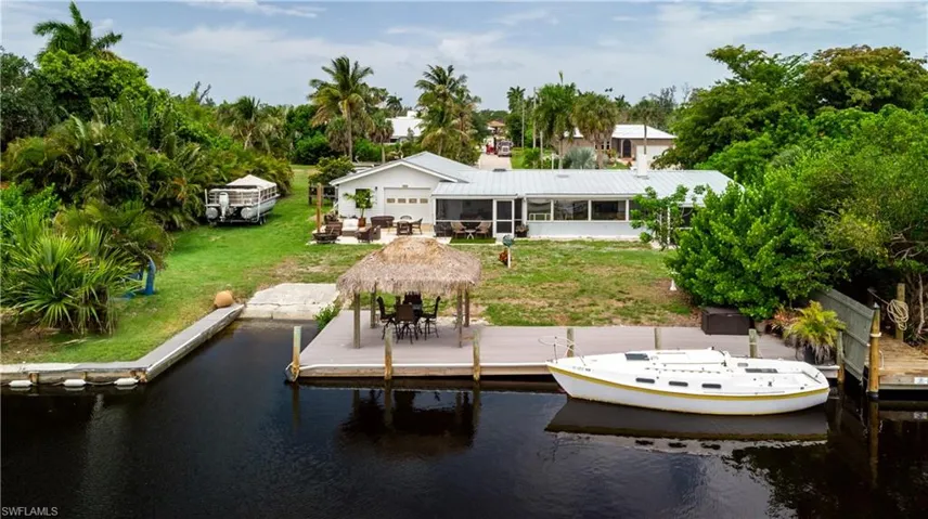 5387 Marina Dr, Bokeelia, Florida 33922