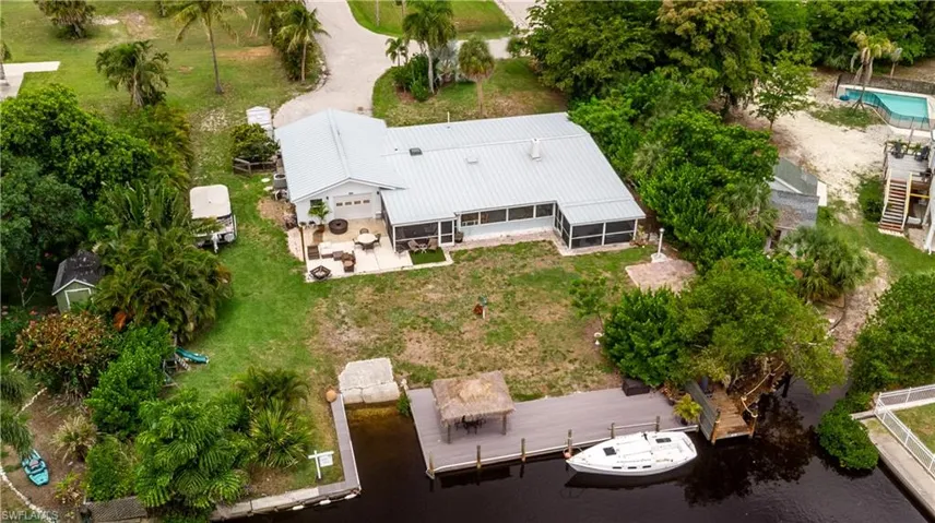 5387 Marina Dr, Bokeelia, Florida 33922